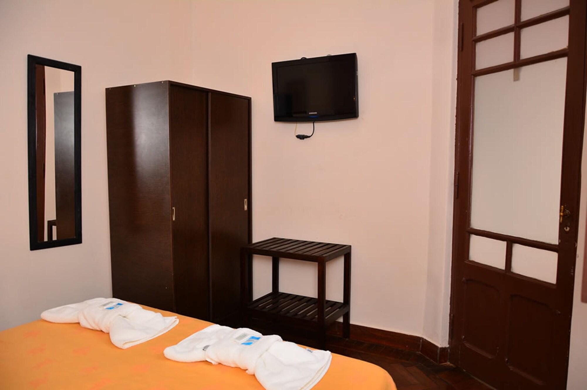 Hotel La Giralda Сальта Экстерьер фото